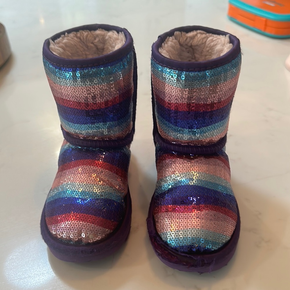 Girls sequin Uggs